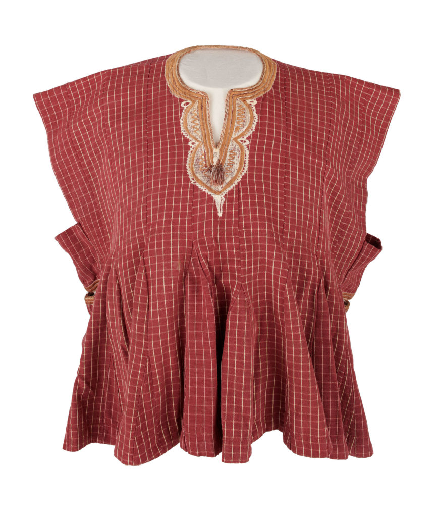 man's batakari shirt in a woven burgundy and cream check fabric